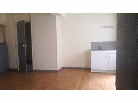 studio en rdc quartier nantilly