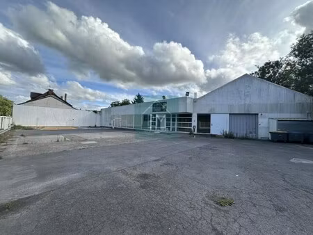 vente commerce peronne 80200 1700m²