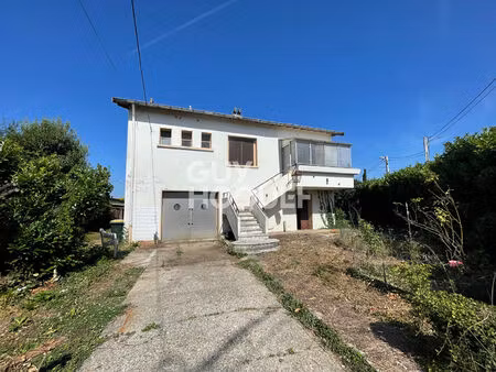 maison sur 2 niveaux à rénover - 250 000 €