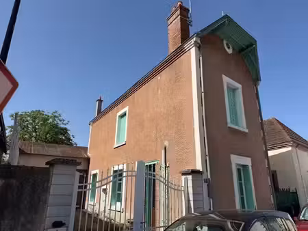 vente maison 4 pièces 82.37 m² à saint-outrille (18310)  49 500 €