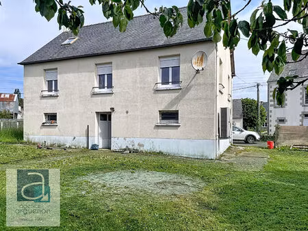 entre dinan et broons - bourg  maison indépendante  beau potentiel!