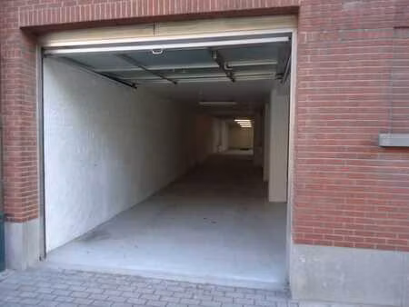 local commercial 244m² à woluwe-saint-pierre