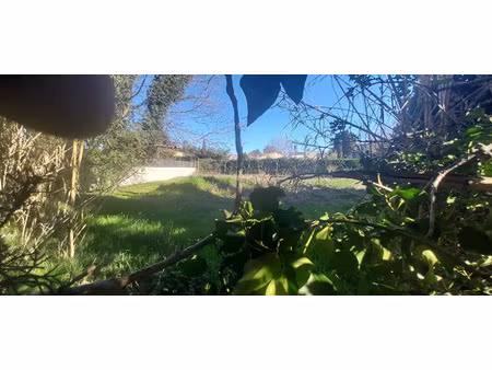 vente terrain 600 m² à l'isle-sur-la-sorgue (84800)  160 000 €
