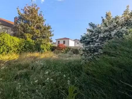 vente terrain 695 m² à grigny (69520)  145 000 €