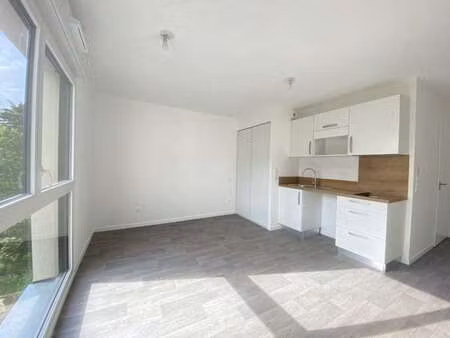 location appartement t1 à la roche-sur-yon (85000) : à louer t1 / 26m² la roche-sur-yon