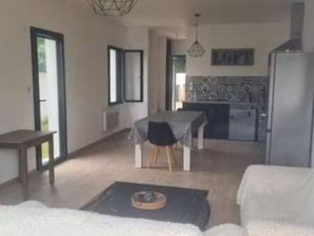 location maison à arveyres (33500) : à louer / 80m² arveyres