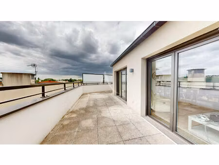 gagny  dernier étage avec terrasse panoramique de 71 m²  résidence récente  à deux pas du 