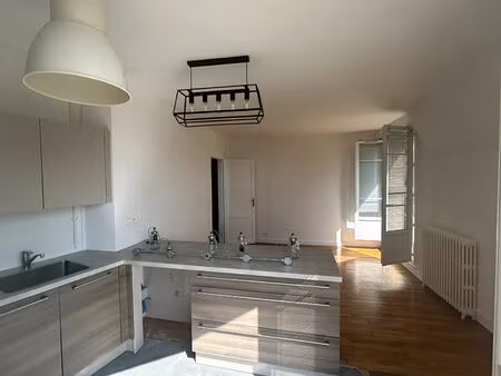 bel appartement 3 pièces en dernier étage 73.10 m2