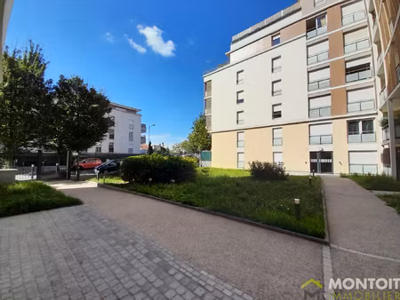 studio à louer en meublé + parking