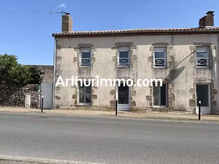 location maison à clessé (79350) : à louer / 84m² clessé