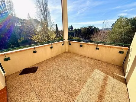 f2 - 45m ²