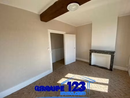 immeuble de rapport 192m2 + 104m2 de plateau à rénover.