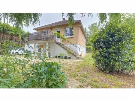 maison avec deux appartements sur terrain clos et arboré de 700 m2