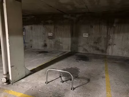vente parking à neuilly-sur-seine (92200)  36 000 €