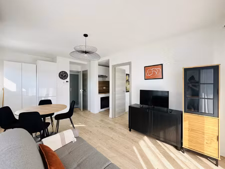 deux pièces étudiant antibes + grande terrasse