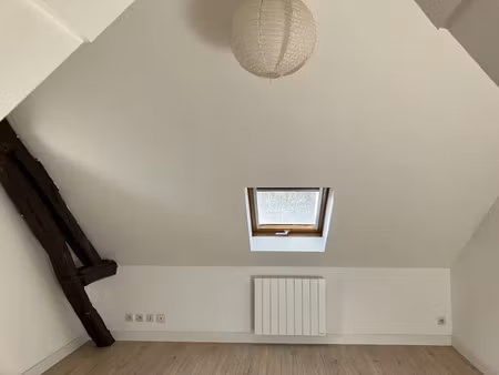 location appartement 1 pièce 15.12 m² à abbeville (80100)  371 €