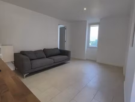 location meublée appartement 2 pièces 34 m² à bras (83149)  590 €
