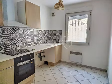 location appartement 2 pièces 52 m² à piolenc (84420)  572 €