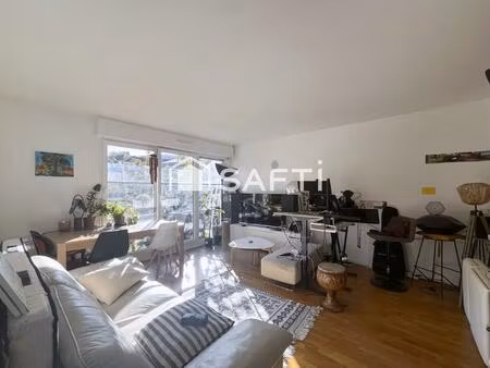 appartement de 2 pièces avec balcon et parking