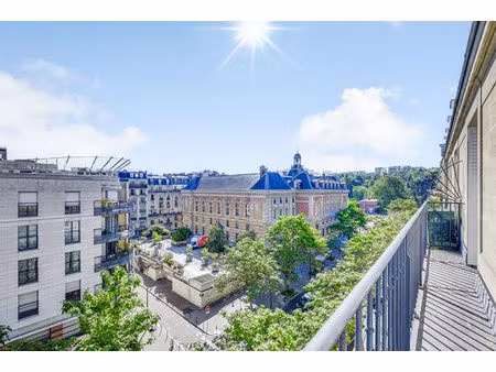 paris 19 : appartement 2/3 pièces de 58.2m² avec balcon