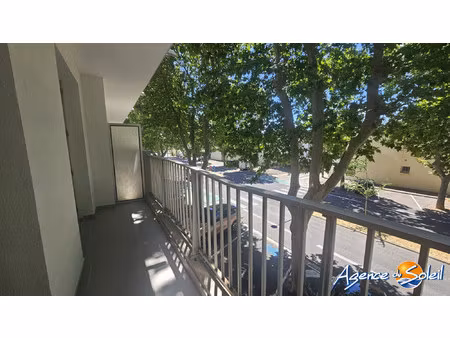 proche centre ville studio balcon cellier