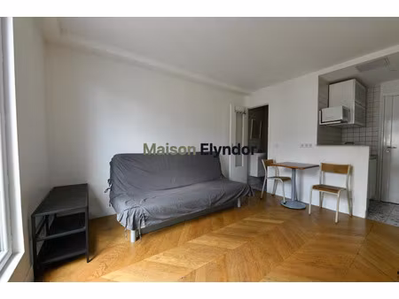 studio à louer – paris 9ᵉ – meublé