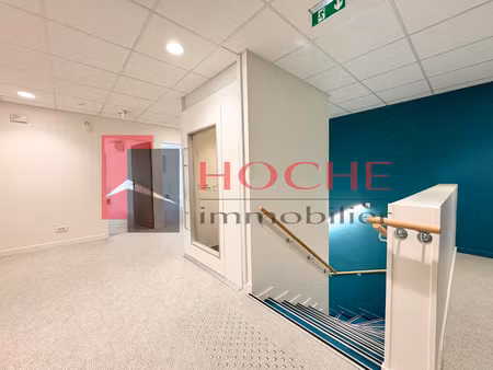 11 bureaux individuels + cuisine et salle de réunion commune - 330 m²