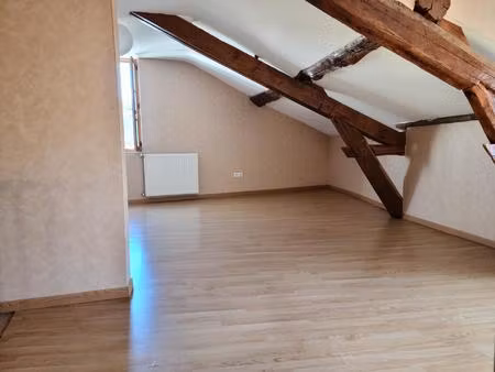 maison de charme deux chambres au calme. dpe en c.