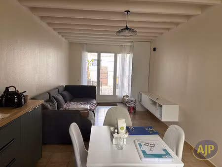 maison mitoyenne libourne avec une grande cours