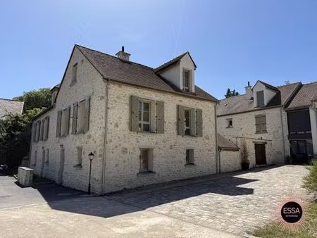 maison de 5 pièces de luxe en location à rennemoulin  france