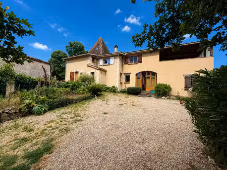 magnifique maison avec dépendances à ste colombe de villeneuve
