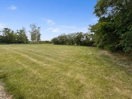 terrain constructible de 796 m² viabilisé – calme absolu proche blois