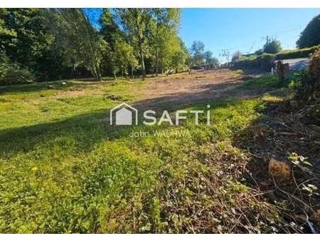 terrain 1694m² : eau sur place  pas d'étude sol !