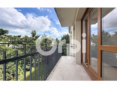 location appartement  65.34 m² t-3 à bourg-la-reine  1 550 €