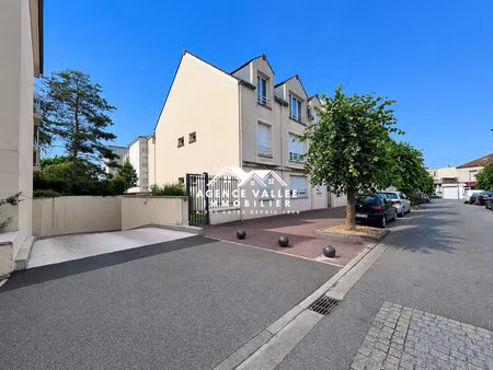 beau f3 en rdc - 55m² hab. - place en s/sol (boxable)