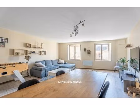 charmant duplex en plein coeur de saint-forgeux