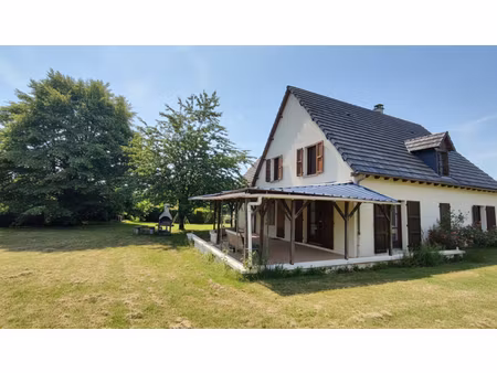 belle maison familiale avec terrain attenant dans nord cantal
