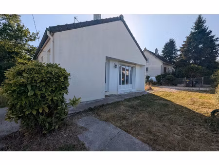location maison  m² t-3 à beton-bazoches  912 €