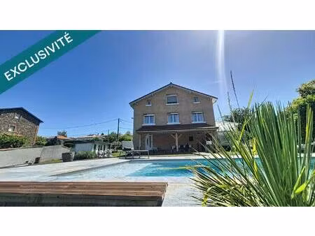 chazeau : maison rénovée  piscine et dépendance