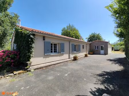 havre de paix verdoyant à saint-andré-de-lidon
