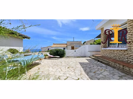 maison de villegiature en bord de mer