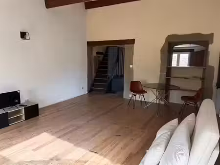 location meublée duplex 3 pièces 65.5 m² à saint-paul-trois-châteaux (26130)  750 €