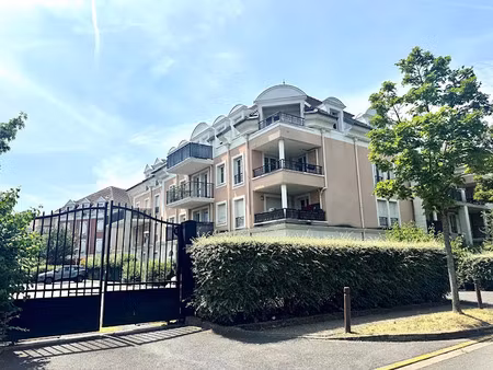 location appartement 3 pièces 65.3 m² à emerainville (77184)  1 128 €