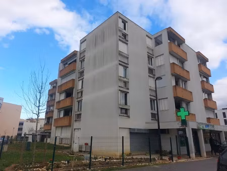 location appartement 3 pièces 71 m² à roissy-en-brie (77680)  1 100 €