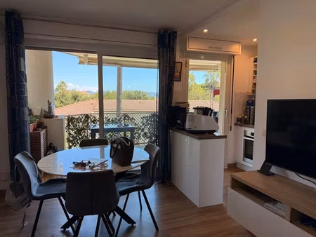 location meublée appartement 2 pièces 39 m² à mandelieu-la-napoule (06210)  1 180 €