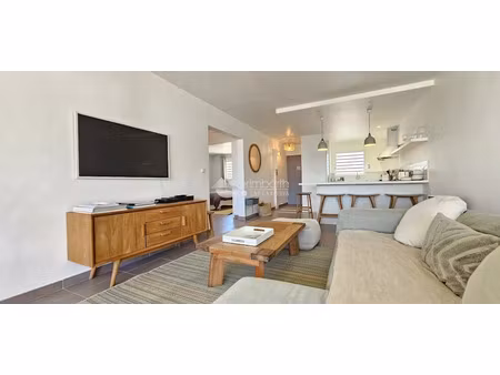 location appartement 3 pièces 80 m² à saint-martin (97150)  1 800 €