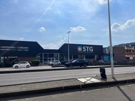 magasin de 900 m² à louer - emplacement stratégique