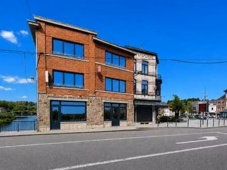 rez commercial - localisation centrale - grande vitrine