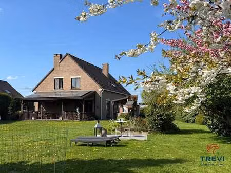 superbe villa 4 ch avec magnifique jardin