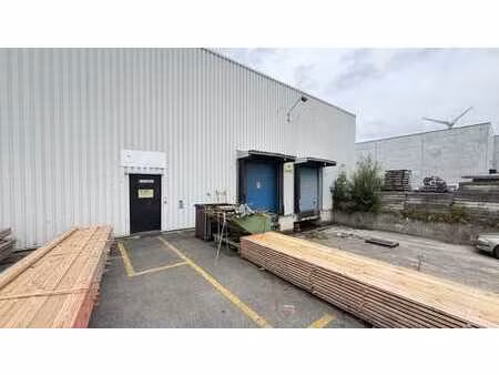 entrepôt de 500 m² à 1.000 m² à louer dans un emplacement st